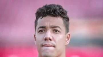 إقامة صلاة الجنازة على والد زياد طارق لاعب الأهلي السابق في مقطع المقطم 1